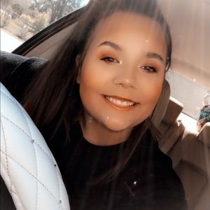 Meet your Posher, Hailey